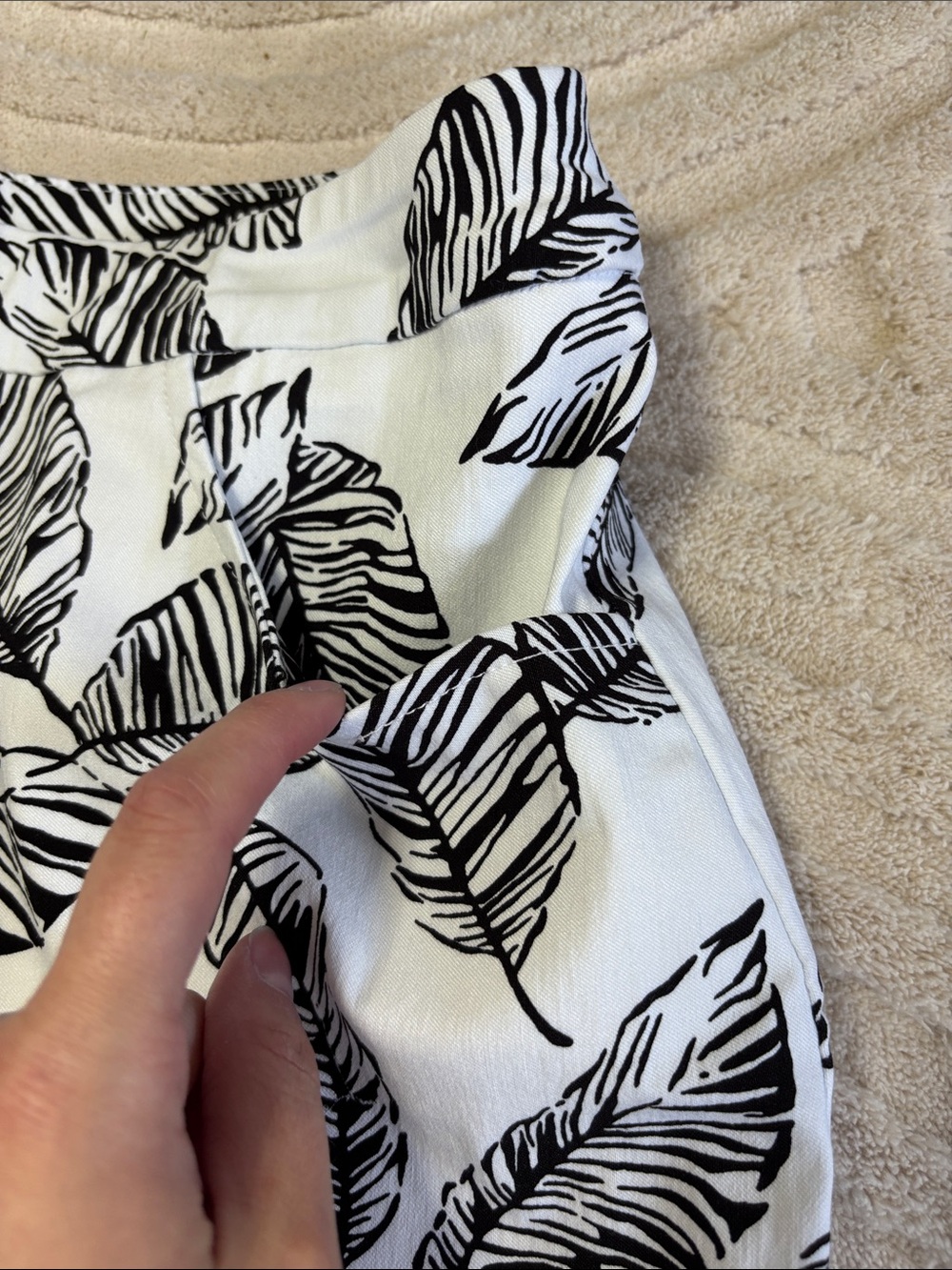 Tribal White Mini Skirt with Black Leaf Print - Picture 4 of 6